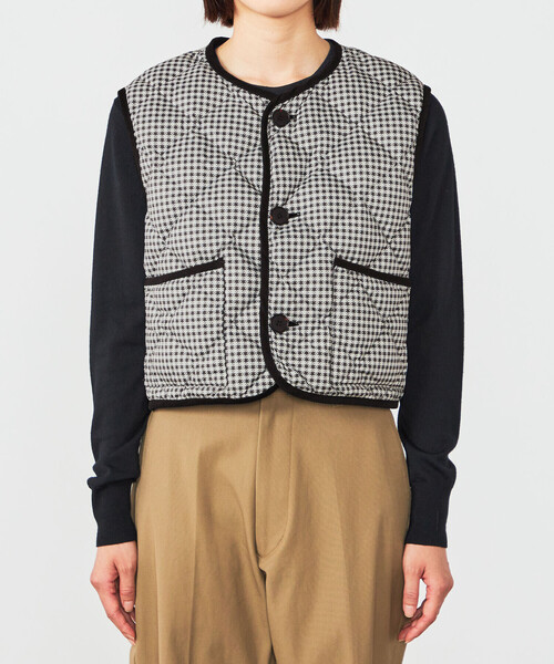 GYMPHLEX（ジムフレックス）の「Gymphlex | ナイロンタフタ キルトダウンショートベスト WOMEN（ダウンベスト・レディース・ブラック系その他・14）」の8枚目の写真