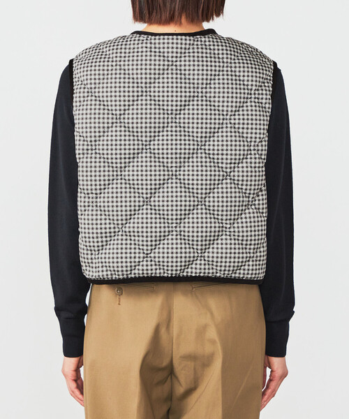 GYMPHLEX（ジムフレックス）の「Gymphlex | ナイロンタフタ キルトダウンショートベスト WOMEN（ダウンベスト・レディース・ブラック系その他・14）」の10枚目の写真