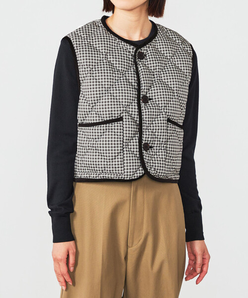 GYMPHLEX（ジムフレックス）の「Gymphlex | ナイロンタフタ キルトダウンショートベスト WOMEN（ダウンベスト・レディース・ブラック系その他・14）」の7枚目の写真