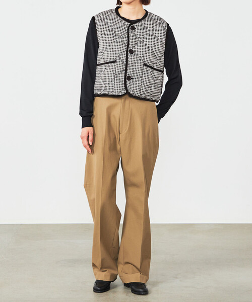 GYMPHLEX（ジムフレックス）の「Gymphlex | ナイロンタフタ キルトダウンショートベスト WOMEN（ダウンベスト・レディース・ブラック系その他・14）」の6枚目の写真