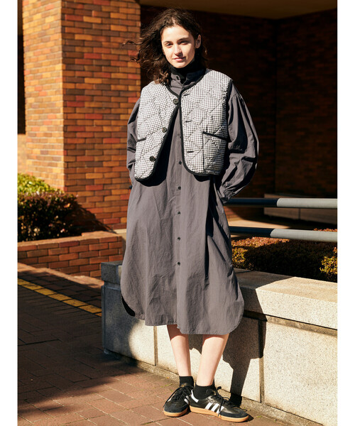 GYMPHLEX（ジムフレックス）の「Gymphlex | ナイロンタフタ キルトダウンショートベスト WOMEN（ダウンベスト・レディース・ブラック系その他・14）」の3枚目の写真