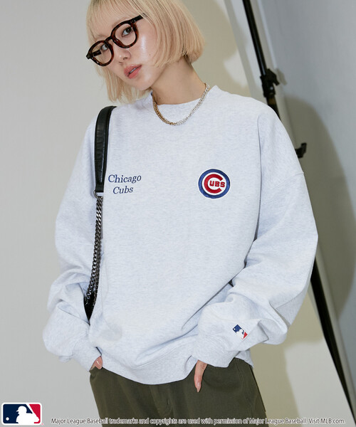 MLB（メジャーリーグベースボール）の「MLB/メジャーリーグベースボール 別注 SWEAT TOPS/裏起毛クルーネックスウェット(限定展開)（スウェット・メンズ・ブラック系その他2/グレー系その他/ブラック系その他/ブラウン/グレー系その他2/グレー系その他3/ネイビー・SMALL/MEDIUM/LARGE）」の6枚目の写真