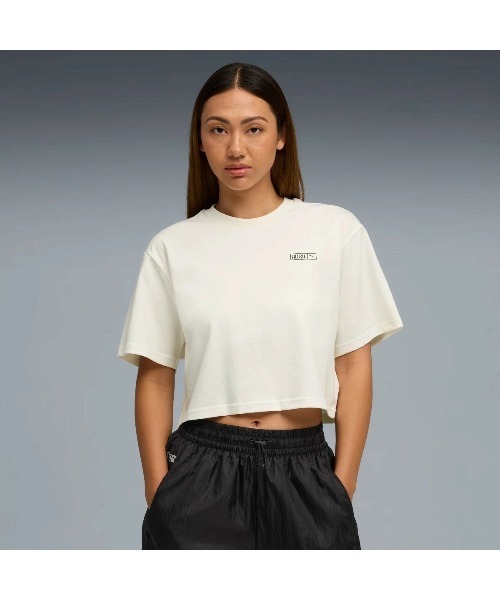 PUMA(プーマ)の「PUMA PUMA x ROSE RELAXED TEE(プーマ プーマ x ロゼ リラックスド Tシャツ)(Tシャツ/カットソー・レディース・ブラック系/ホワイト系・SMALL/MEDIUM/LARGE)」の2枚目の写真