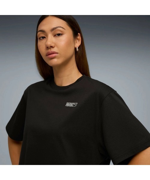 PUMA(プーマ)の「PUMA PUMA x ROSE RELAXED TEE(プーマ プーマ x ロゼ リラックスド Tシャツ)(Tシャツ/カットソー・レディース・ブラック系/ホワイト系・SMALL/MEDIUM/LARGE)」の12枚目の写真