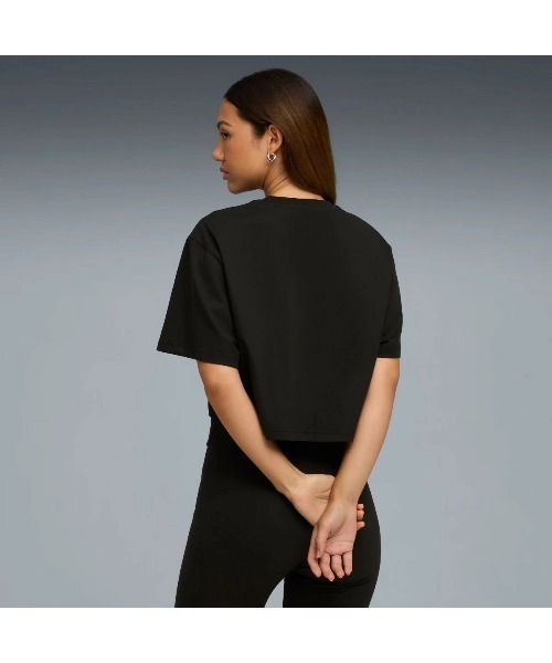 PUMA(プーマ)の「PUMA PUMA x ROSE RELAXED TEE(プーマ プーマ x ロゼ リラックスド Tシャツ)(Tシャツ/カットソー・レディース・ブラック系/ホワイト系・SMALL/MEDIUM/LARGE)」の11枚目の写真