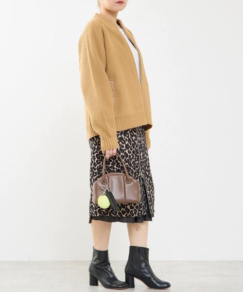 SOFFITTO(ソフィット)の「バルキージップ付ニット(カーディガン/ボレロ・レディース・ブラック/ベージュ・FREE)」の7枚目の写真