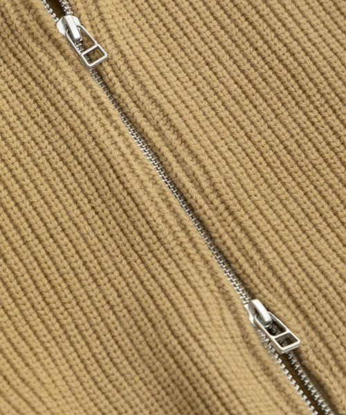 SOFFITTO(ソフィット)の「バルキージップ付ニット(カーディガン/ボレロ・レディース・ブラック/ベージュ・FREE)」の17枚目の写真