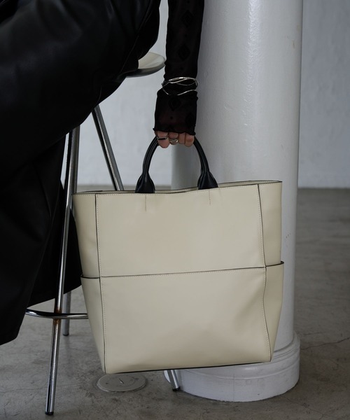 HARE（ハレ）の「パネルショルダーバッグ(HARE)（ショルダーバッグ・レディース・ブラック/オフホワイト・FREE）」の7枚目の写真