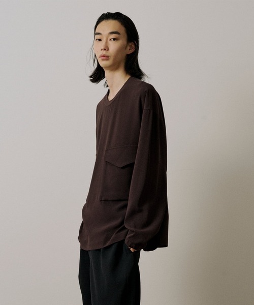 UJOH(ウジョー)の「【UJOH HOMME/ウジョー】Pocket Long Sleeve Pullover/ポケット長袖プルオーバー/アセテートバックサテンジョーゼット(Tシャツ/カットソー・メンズ・ブラック/ブラウン・4/5)」の6枚目の写真