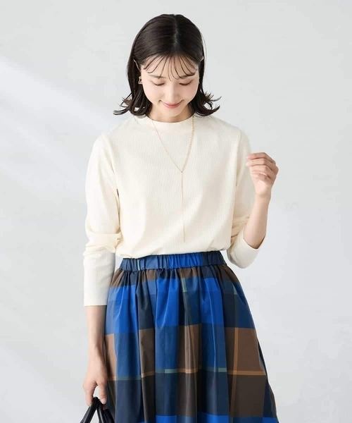 a.v.v（アーヴェヴェ）の「プチハイネックテレコカットソー（Tシャツ/カットソー・レディース・マスタード/アイボリー/ホワイト/ブラック・42/40/36/38）」の19枚目の写真