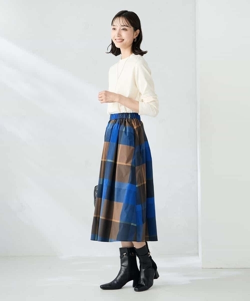 a.v.v（アーヴェヴェ）の「プチハイネックテレコカットソー（Tシャツ/カットソー・レディース・マスタード/アイボリー/ホワイト/ブラック・42/40/36/38）」の20枚目の写真