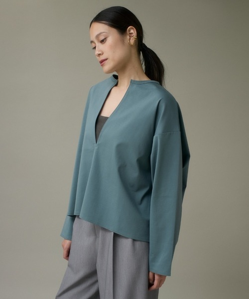 I.T.'S international(イッツインターナショナル)の「すべすべコットンポンチ キーネックオーバーカットソー(Tシャツ/カットソー・レディース・ダークブラウン/ブルーグレー/オフホワイト・フリー)」の2枚目の写真