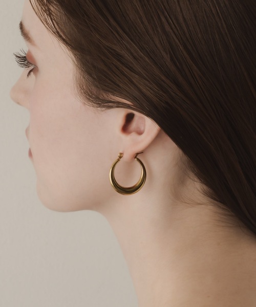 muku(ムク)の「PIERCE/GLOSS HOOP(ピアス(両耳用)・レディース・シルバー/ゴールド・FREE)」の2枚目の写真