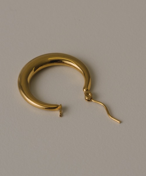 muku(ムク)の「PIERCE/GLOSS HOOP(ピアス(両耳用)・レディース・シルバー/ゴールド・FREE)」の13枚目の写真