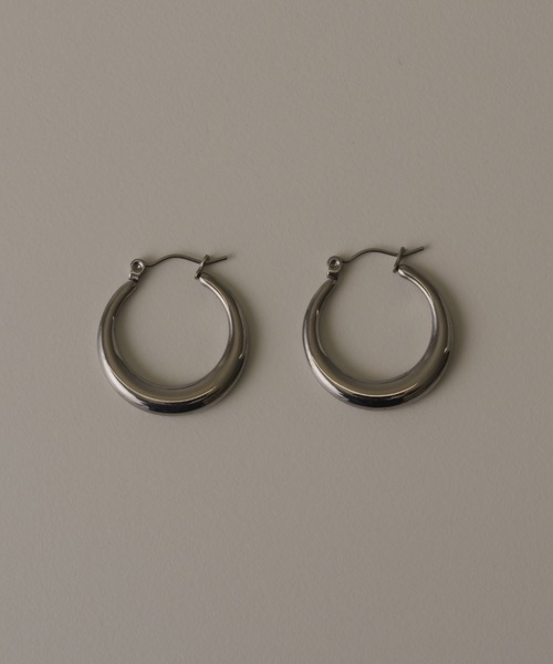 muku(ムク)の「PIERCE/GLOSS HOOP(ピアス(両耳用)・レディース・シルバー/ゴールド・FREE)」の17枚目の写真