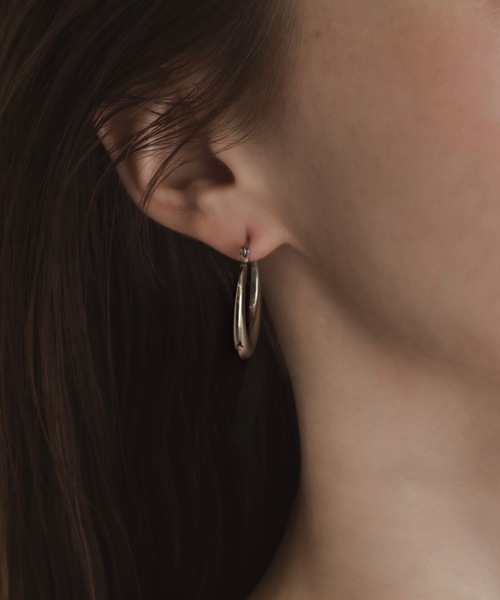 muku(ムク)の「PIERCE/GLOSS HOOP(ピアス(両耳用)・レディース・シルバー/ゴールド・FREE)」の3枚目の写真