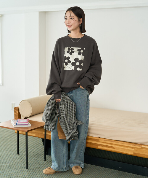 セール】限定展開 フラワー 箔 プリント スウェット プルオーバー