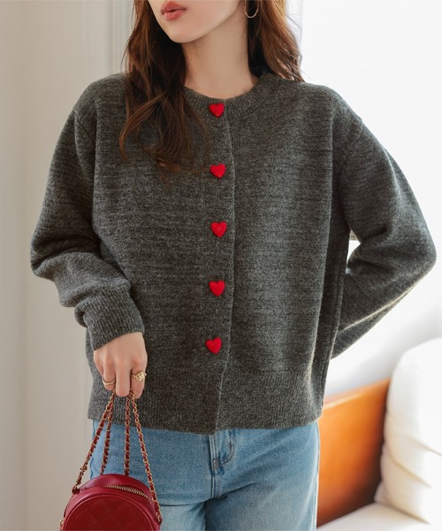 KOBE LETTUCE（コウベレタス）の「ハートボタン デザインニットカーディガン（カーディガン/ボレロ・レディース・ホワイト/ネイビー/グレー・M）」の8枚目の写真