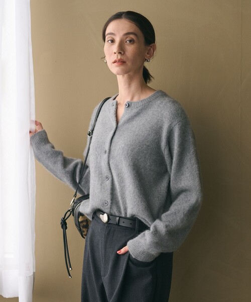 BEAUTY&YOUTH UNITED ARROWS（ビューティーアンドユースユナイテッドアローズ）の「フォックスカシミヤブレンド クルーネックカーディガン（カーディガン/ボレロ・レディース・ライム/ライトグレー/ダークブラウン/ブラック・FREE）」の5枚目の写真