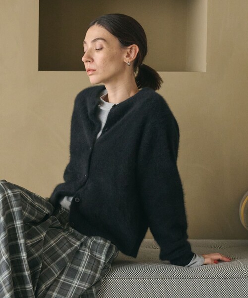 BEAUTY&YOUTH UNITED ARROWS（ビューティーアンドユースユナイテッドアローズ）の「フォックスカシミヤブレンド クルーネックカーディガン（カーディガン/ボレロ・レディース・ライム/ライトグレー/ダークブラウン/ブラック・FREE）」の11枚目の写真