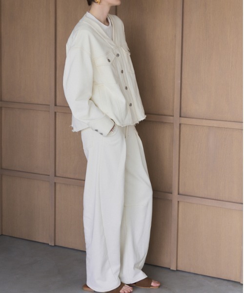 Muel Chic(ミュエルシック)の「Mintty jacket ミンティージャケット(ノーカラージャケット・レディース・ブラック/ホワイト/ネイビー・FREE)」の9枚目の写真