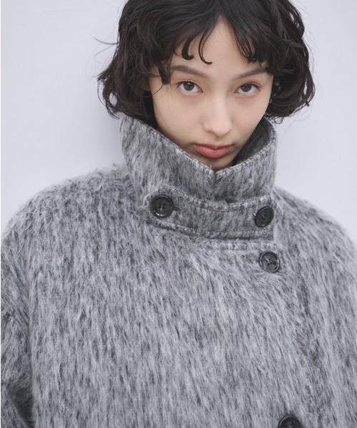 AIC.（エーアイシー）の「2WAYシャギースタンドカラーオーバーコート（チェスターコート・レディース・ブラック/グレー/ベージュ・FREE）」の3枚目の写真