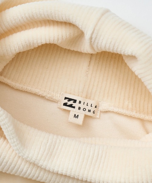 BILLABONG(ビラボン)の「BILLABONG レディース KNIT VELOURS × RIB セーター 【2025年秋冬モデル】 @autumn /ビラボンセットアップ対応ロゴワンポイントクロップド丈プルオーバークルーネックトップス(その他トップス・レディース・ブラック/アイボリー・MEDIUM/LARGE)」の4枚目の写真