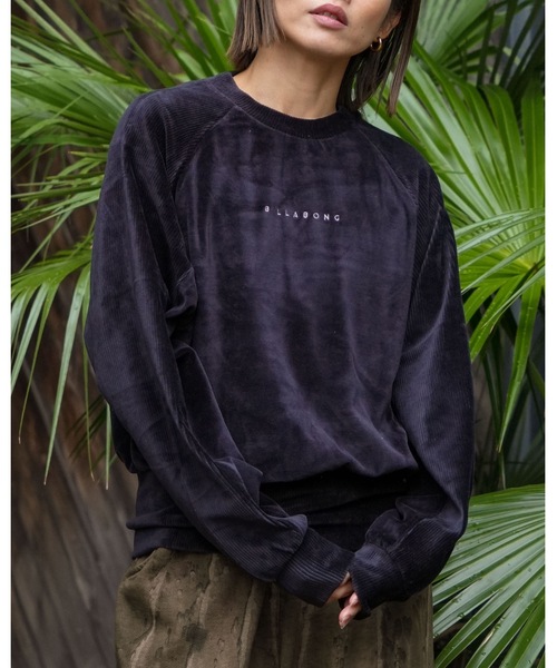 BILLABONG(ビラボン)の「BILLABONG レディース KNIT VELOURS × RIB セーター 【2025年秋冬モデル】 @autumn /ビラボンセットアップ対応ロゴワンポイントクロップド丈プルオーバークルーネックトップス(その他トップス・レディース・ブラック/アイボリー・MEDIUM/LARGE)」の14枚目の写真
