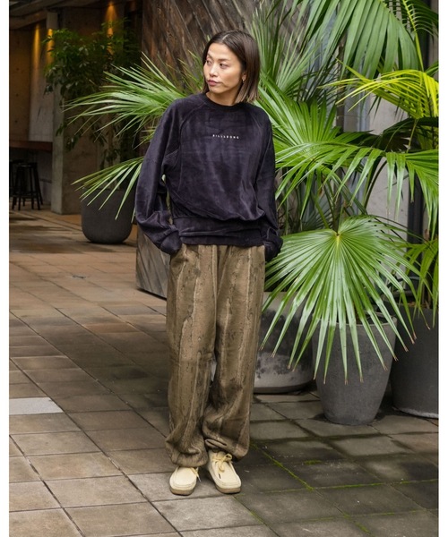 BILLABONG(ビラボン)の「BILLABONG レディース KNIT VELOURS × RIB セーター 【2025年秋冬モデル】 @autumn /ビラボンセットアップ対応ロゴワンポイントクロップド丈プルオーバークルーネックトップス(その他トップス・レディース・ブラック/アイボリー・MEDIUM/LARGE)」の10枚目の写真