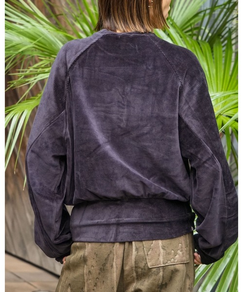 BILLABONG(ビラボン)の「BILLABONG レディース KNIT VELOURS × RIB セーター 【2025年秋冬モデル】 @autumn /ビラボンセットアップ対応ロゴワンポイントクロップド丈プルオーバークルーネックトップス(その他トップス・レディース・ブラック/アイボリー・MEDIUM/LARGE)」の15枚目の写真