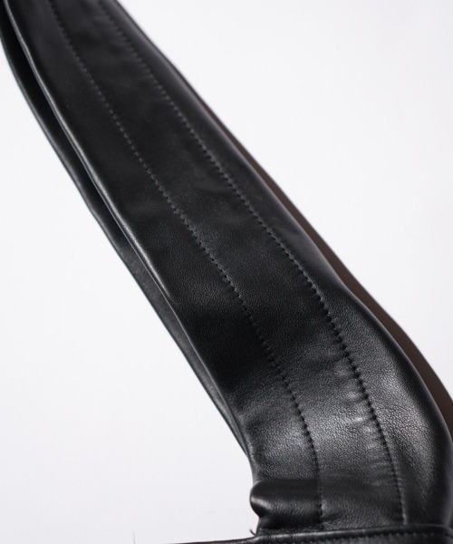 bukht（ブフト）の「bukht / ブフト LEATHER NEWS PAPER BAG MEDIUM レザー ニュースペーパーバッグ（ショルダーバッグ・メンズ・ブラック・FREE）」の7枚目の写真