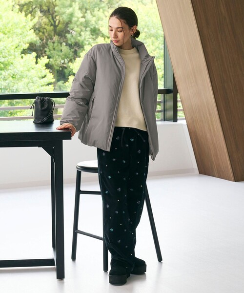 BEAUTY&YOUTH UNITED ARROWS（ビューティーアンドユースユナイテッドアローズ）の「【WEB限定 Wardrobe DAILY MINIMAL】スタンドカラー コクーンダウンジャケット ウォッシャブル（ダウンジャケット/コート・レディース・ダークグレー/ブラック/オフホワイト・FREE）」の19枚目の写真