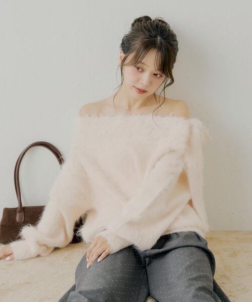 Chico（チコ）の「肩リボンショルダースリットオフショルシャギーニット（ニット/セーター・レディース・ブラウン/ピンク/チャコールグレー/アイボリー・FREE）」の4枚目の写真