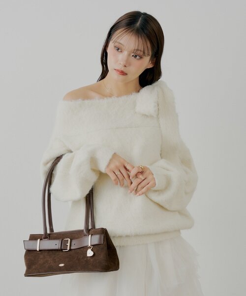 Chico（チコ）の「肩リボンショルダースリットオフショルシャギーニット（ニット/セーター・レディース・ブラウン/ピンク/チャコールグレー/アイボリー・FREE）」の5枚目の写真