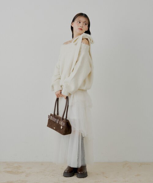 Chico（チコ）の「肩リボンショルダースリットオフショルシャギーニット（ニット/セーター・レディース・ブラウン/ピンク/チャコールグレー/アイボリー・FREE）」の8枚目の写真