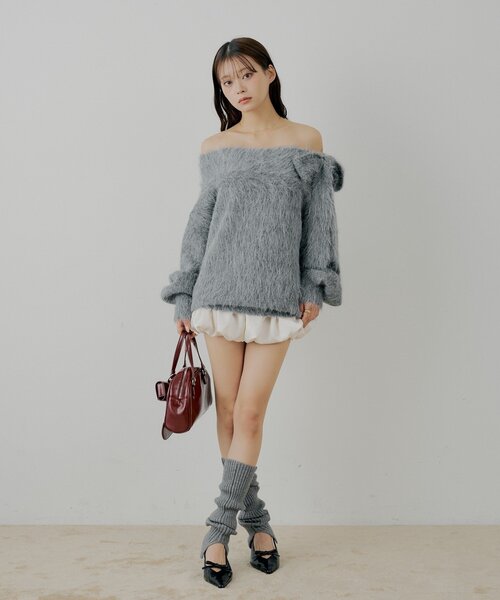 Chico（チコ）の「肩リボンショルダースリットオフショルシャギーニット（ニット/セーター・レディース・ブラウン/ピンク/チャコールグレー/アイボリー・FREE）」の10枚目の写真