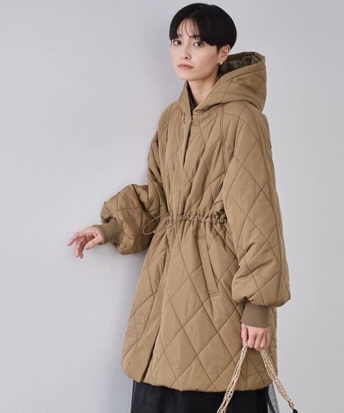 値下げ　大変美品　アルベロベロ　キルティングデザインのロングコート 値下げ 大変美品 アルベロベロ キルティングデザインのロングコート