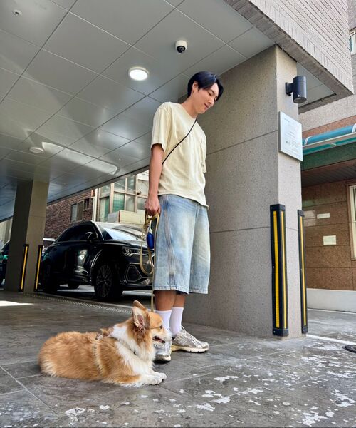DNSR(ディーエヌエスアール)の「カーブドバミューダデニムパンツブルー(その他パンツ・メンズ・その他・SMALL/MEDIUM/LARGE/X-LARGE)」の3枚目の写真