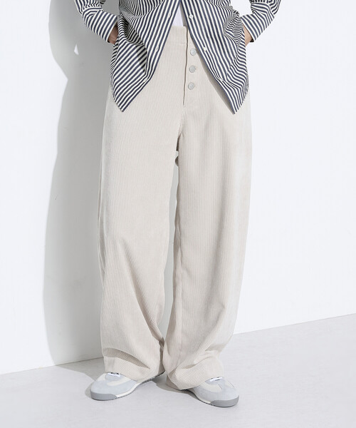 COMME CA Wardrobe（コムサワードローブ）の「コーデュロイ パンツ（その他パンツ・レディース・ベージュ/ブラック・9号/11号）」の2枚目の写真