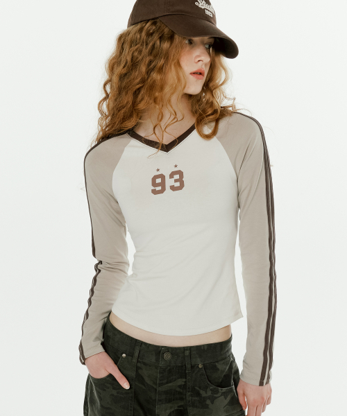 1993STUDIO(1993スタジオ)の「WトラックラインVネックロングスリーブ_クリーム(Tシャツ/カットソー・レディース・その他・SMALL/MEDIUM)」の1枚目の写真