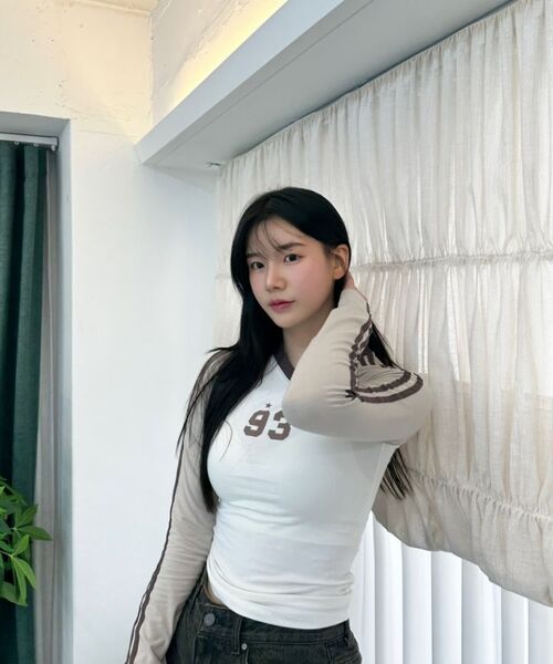 1993STUDIO(1993スタジオ)の「WトラックラインVネックロングスリーブ_クリーム(Tシャツ/カットソー・レディース・その他・SMALL/MEDIUM)」の16枚目の写真