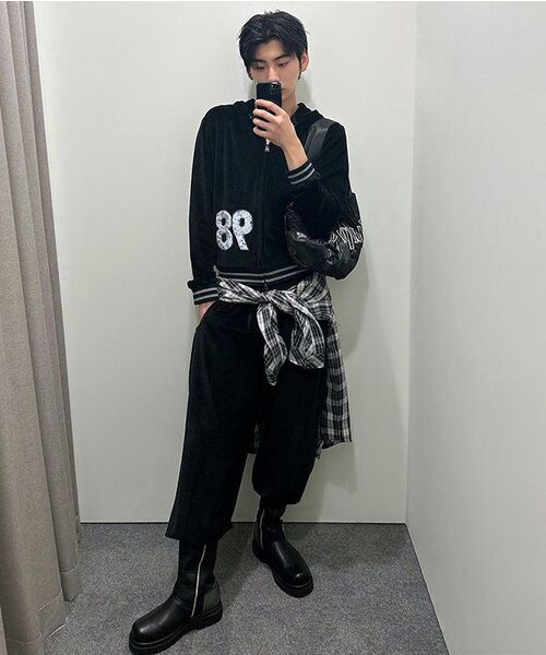 AAKAM ブラック フード付きパーカー 98刺繍 98 Patch Velour Zip-Up Hoodie (Black)（パーカー）｜AAKAM（アーカム