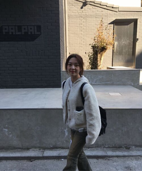 FLAREUP(フレアアップ)の「Button Up Lace Hoodie (FL-148_Cream Beige)(パーカー・レディース・アイボリー・OS)」の6枚目の写真