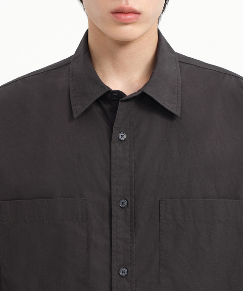 MUSINSA STANDARD（ムシンサスタンダード）の「オーバーサイズウォッシュドポプリンダブルポケットシャツ[ガンメタル]（シャツ/ブラウス・メンズ・その他・SMALL/MEDIUM/LARGE/X-LARGE/XX-LARGE）」の4枚目の写真