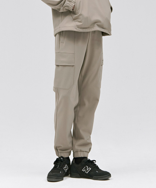 CHASECULT（チェイスカルト）の「男性トリコット裏起毛カーゴジョガーパンツ-ベージュ（スウェットパンツ・メンズ・Beige・70/76/82/86）」の3枚目の写真