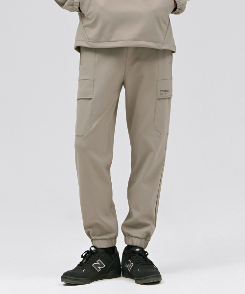 CHASECULT（チェイスカルト）の「男性トリコット裏起毛カーゴジョガーパンツ-ベージュ（スウェットパンツ・メンズ・Beige・70/76/82/86）」の4枚目の写真