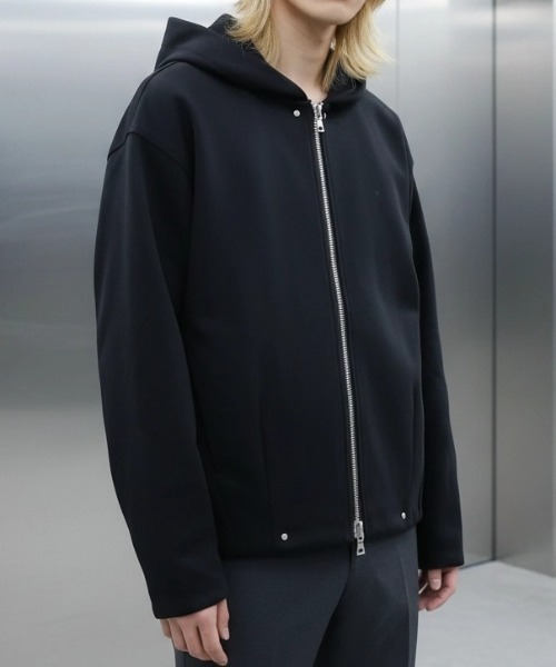 ARULE(アルール)の「A'GEM/9 × .kom 『ARULE/アルール』Metal Accent Zip Hoodie/メタルアクセントジップフーディー(パーカー・メンズ・ブラック/グレー・XL/L)」の1枚目の写真