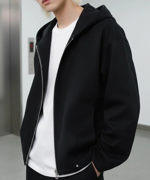 ARULE(アルール)の「A'GEM/9 × .kom 『ARULE/アルール』Metal Accent Zip Hoodie/メタルアクセントジップフーディー(パーカー・メンズ・ブラック/グレー・XL/L)」の3枚目の写真