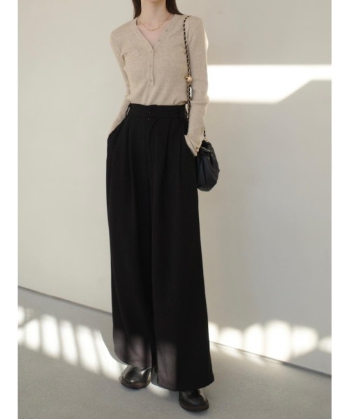 amel（エイメル）の「ボタンブイネックカーディガン / ベージュ（ニット/セーター・レディース・ベージュ・FREE）」の6枚目の写真