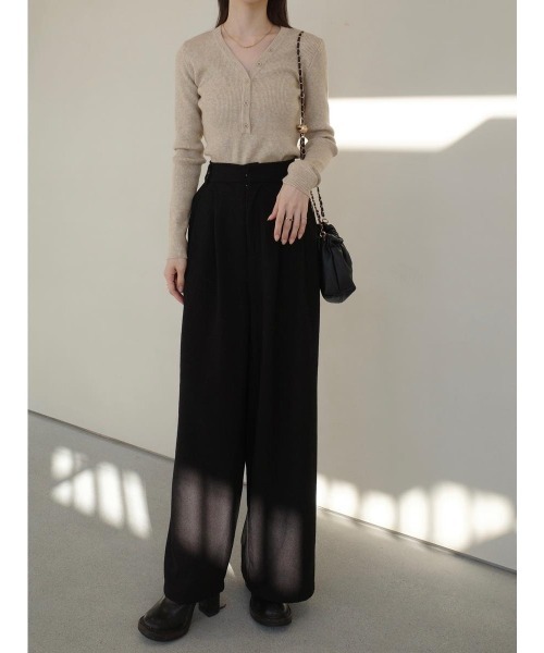 amel（エイメル）の「ボタンブイネックカーディガン / ベージュ（ニット/セーター・レディース・ベージュ・FREE）」の7枚目の写真